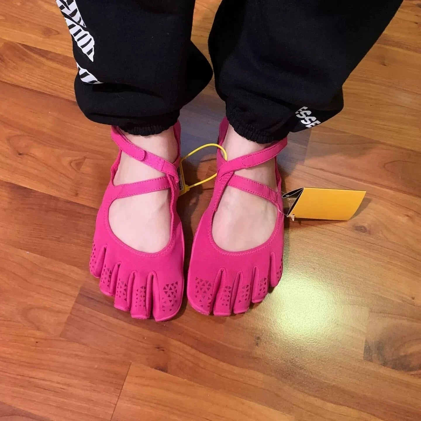 FiveFinger Shoes Women's Dance Yoga Pilates Soft Sole Wear-Resistant and Non-Slip Indoor Dancing Fitness Sneakers 2026 New